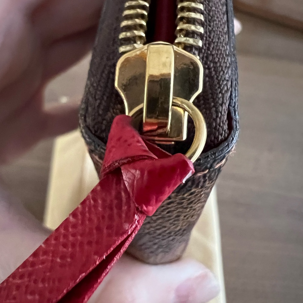 LOUIS VUITTON Clémence Wallet - Picture 4 of 6
